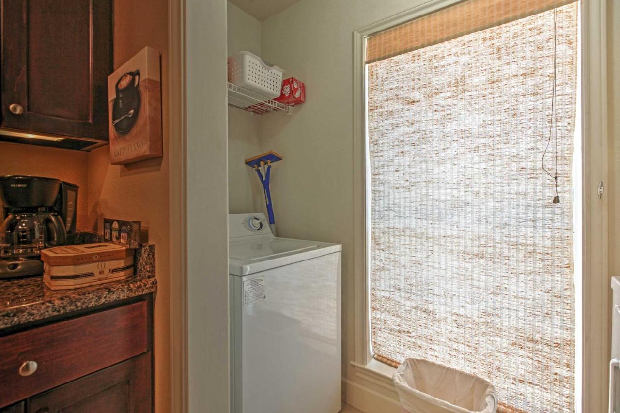Colorful Galveston Retreat Steps From Beach And Pool 外观 照片
